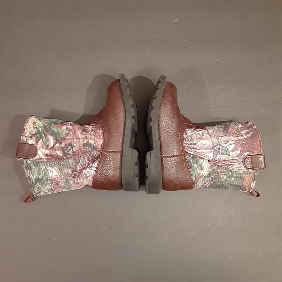 HEALTHTEX Faux Leather/Realtree Camo Boots Velcro/side closure. Like New Size 4C - Picture 4 of 12